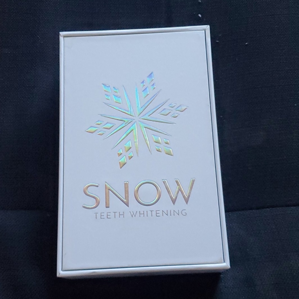 SNOW TEETH WHITENING